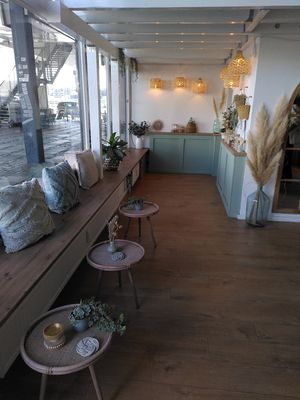 Sitzmöglichkeiten innen at Tjorvi‘s in Kiel