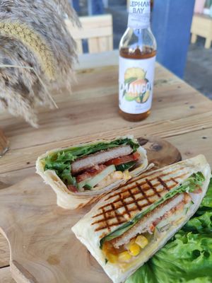 "Spatz" wrap with vegan chicken at Tjorvi‘s in Kiel