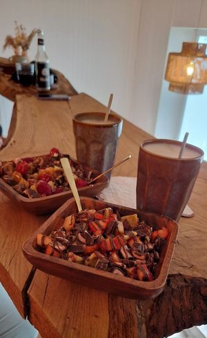 Marienkäfer, eine selbst zusammengestellte Waffelbowl & 2 Latte Macchiato :) at Tjorvi‘s in Kiel