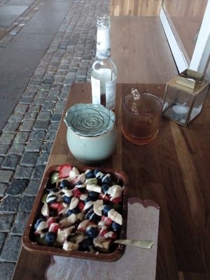 Waffelbowl (Waffel ist kleingeschnitten). Superlecker! at Tjorvi‘s in Kiel