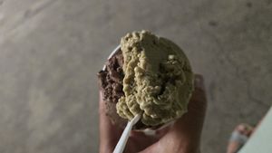 Lady Grace and Rocher at La Pecora Nera in Olbia