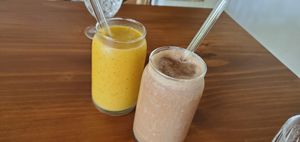 Sunrise Smoothie and ChocoChaga at Gratitud in San Isidro De El General