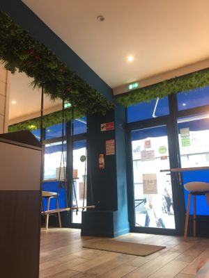 Great aesthetic, reminds me of Hawaii  at Poke Shop in Rouen