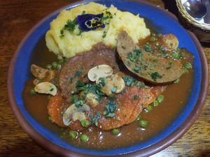 We had this seitan and mashed potatos for dinner. Very good at El Encuentro - Tigre in Cusco