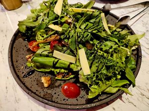Arugula salad with sauteed mushrooms at Vegan Amore 蔬慕 in Taipei