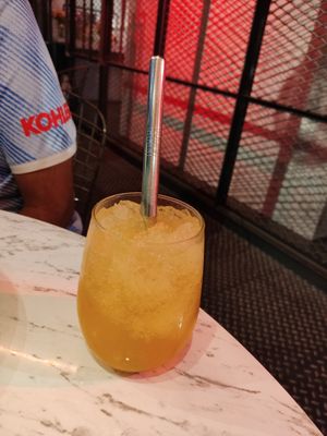 Mango sparkling drink at Vegan Amore 蔬慕 in Taipei