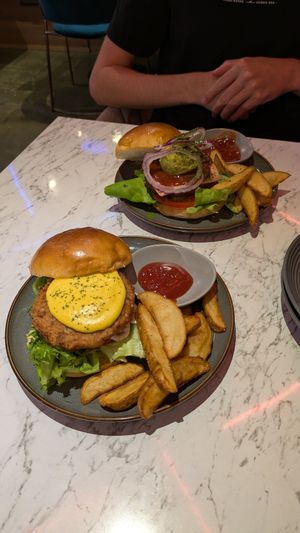 Vegan omnipork truffle cheeseburger and avocado vegan beef burger at Vegan Amore 蔬慕 in Taipei