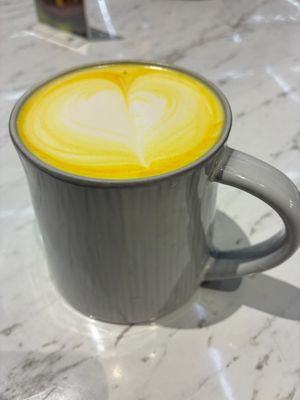 Golden milk latte at Vegan Amore 蔬慕 in Taipei