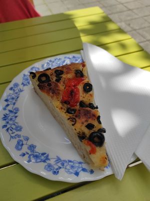 Focaccia yummi at Belo Farelo in Porto