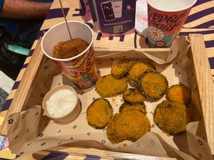 Flower bombs e melanzane croccanti   at Flower Burger - Santa Giulia in Milan