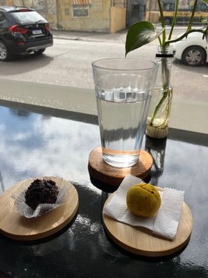 Pão de beijo e brigadeiro  at Caneca Café in Sao Paulo
