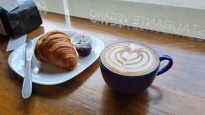 Croissant e café at Caneca Café in Sao Paulo