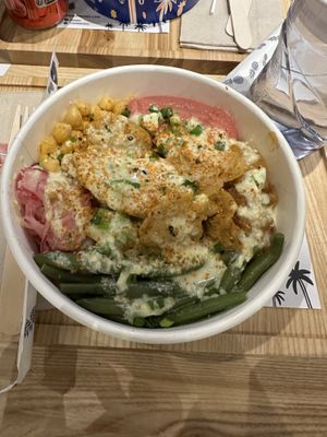 Hot bowl chick’en végétal (vegan)  at POKAWA in Pau