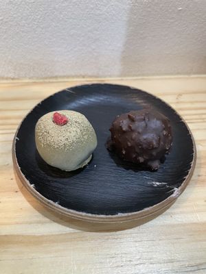 Matcha and chocolate balls  at La Consciente in Barcelona