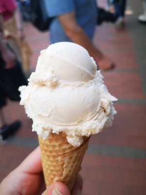 Vanilleeis at Gelateria Curniciello in Heligoland