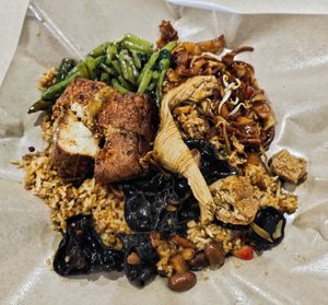 One whole big plate of food for 2 pax at SIN - Ding Shang Vegetarian 鼎上- T2 in East Singapore