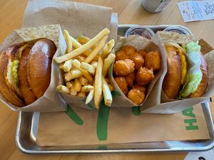 Amazing Burgers at Hart House - Sepulveda in Los Angeles