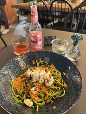 Ultimate spinach pasta (Pasta mit herzhafter Spinat-Cashewsoße & geräucherter Paprikacreme. Getoppt mit Greek White & getrocknetem Nusshack.)  at Heaven's Kitchen in Stuttgart