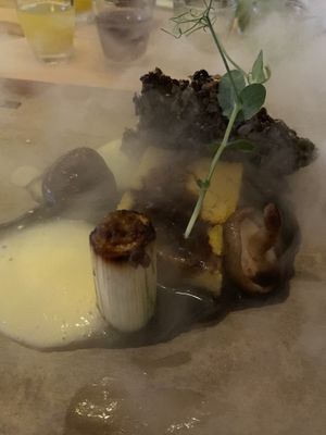 Lauch in Misobutter mit Pilzen und Kartoffel.   at Heaven's Kitchen in Stuttgart