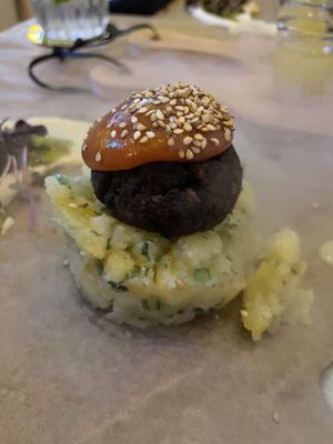 Kartoffelsalat mit Pflaumen-Feigen-Senf  at Heaven's Kitchen in Stuttgart