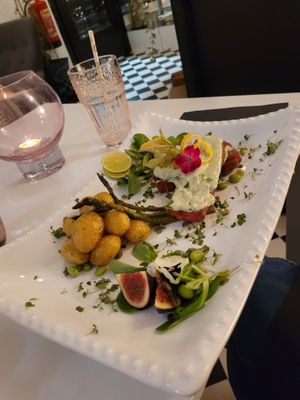 "Salmon" and potatoes GF  at Pink Lettuce in Chester