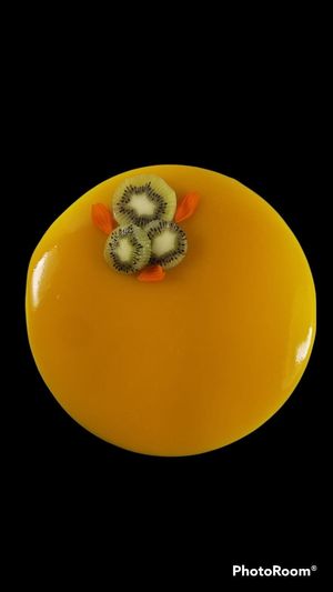 KIWI - Mousse Mangue Passion / Gelée de Kiwi / Biscuit Amande Coco at Jonathan Le Pâtissier in Nice