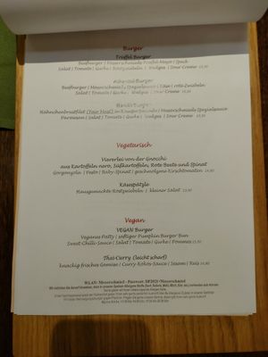 Zwei vegane Hauptgerichte at Gasthof Messerschmied in Grassau