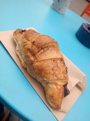Vegan chocolate croissant at Coffee Junkie in Vienna