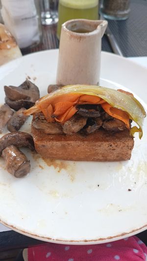 El tofu más rico que probé! at Let it V - Devoto in Buenos Aires