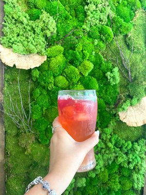 Strawberry fizz mocktail at Barely Vegans in New Rochelle