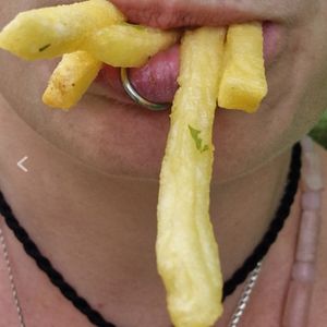 Nomnomnom at Oowee Vegan in Brighton