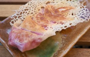 Beet root gyoza at Shisomen in Berlin