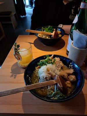 Green Cheese Ramen at the front at Shisomen in Berlin