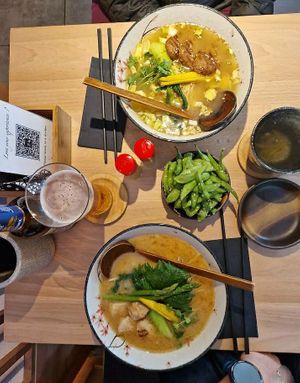 Ramen, edamame at Shisomen in Berlin