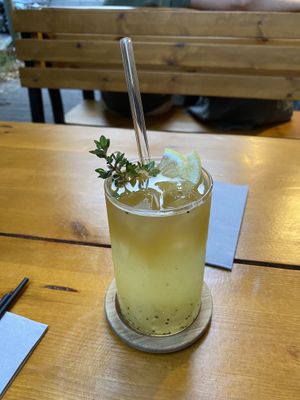 Kiwi and Aloe Vera lemonadee  at Shisomen in Berlin