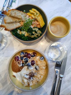 Breakfast at Holy Llama - Sintagma in Athens