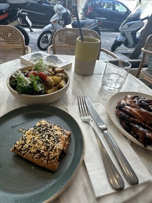   at Holy Llama - Sintagma in Athens