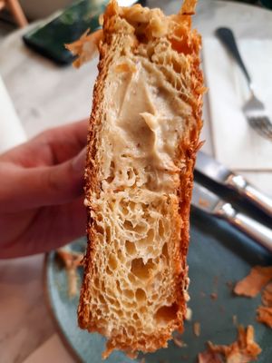 Pistachio 'wonder wheel' cross section at Holy Llama - Sintagma in Athens