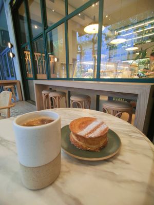  at Holy Llama - Sintagma in Athens