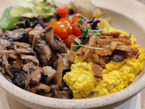  at Holy Llama - Sintagma in Athens