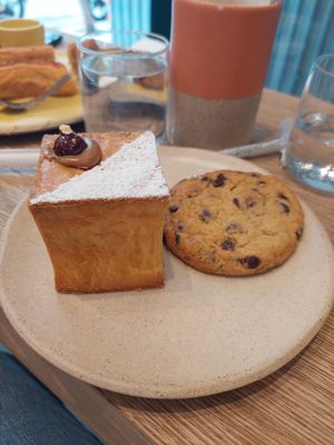  at Holy Llama - Sintagma in Athens