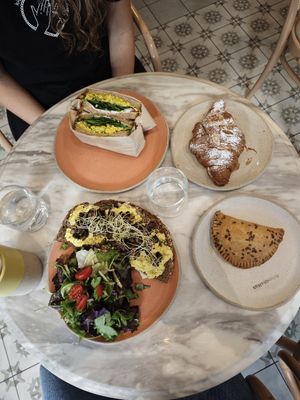  at Holy Llama - Sintagma in Athens