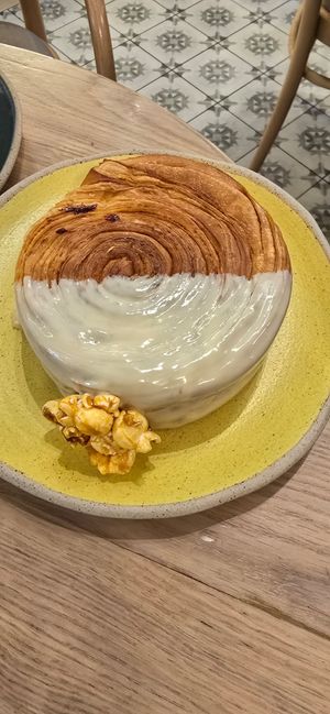 Wonder Wheel Vanilla Caramel at Holy Llama - Sintagma in Athens