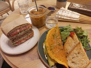  at Holy Llama - Sintagma in Athens