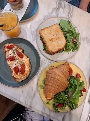  at Holy Llama - Sintagma in Athens