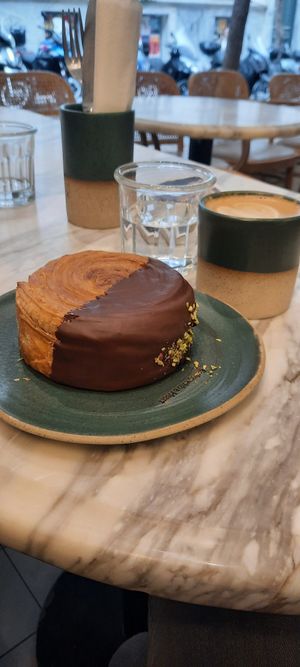 Pistachio magic wheel at Holy Llama - Sintagma in Athens
