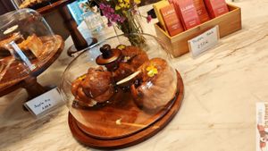 Mini brioche at Holy Llama - Sintagma in Athens