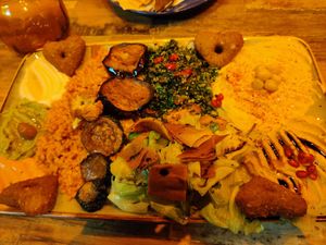 This was the dish: "a little bit of everything" - was awesome! at Mr. Veganus in Ludwigshafen