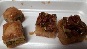 Oriental pastries #Veganuary at Mr. Veganus in Ludwigshafen