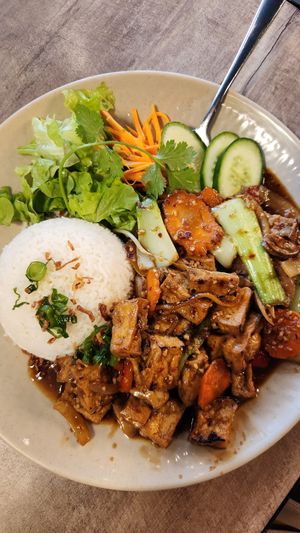 Lemongrass Chilli tofu stir fry rice (specify vegan) at VHM Bros in Craigieburn